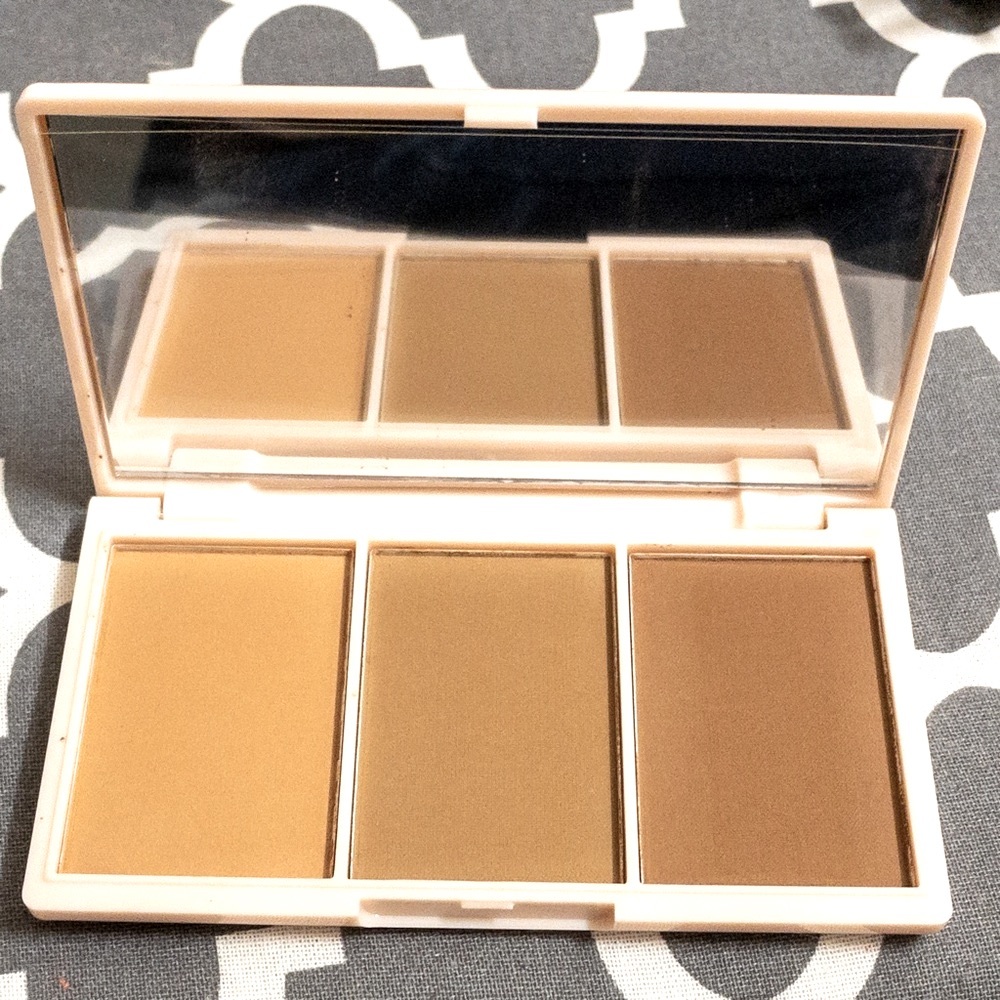 NEW Bronzy AF Palette by Basic Beauty